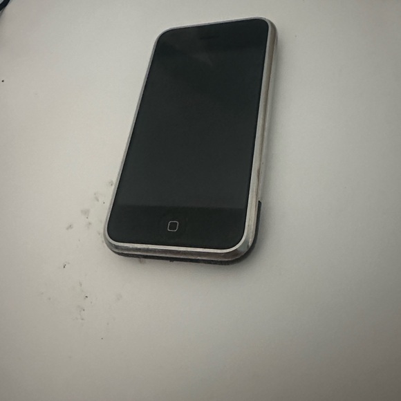 First generation, iPhone, mint condition - Picture 5 of 11